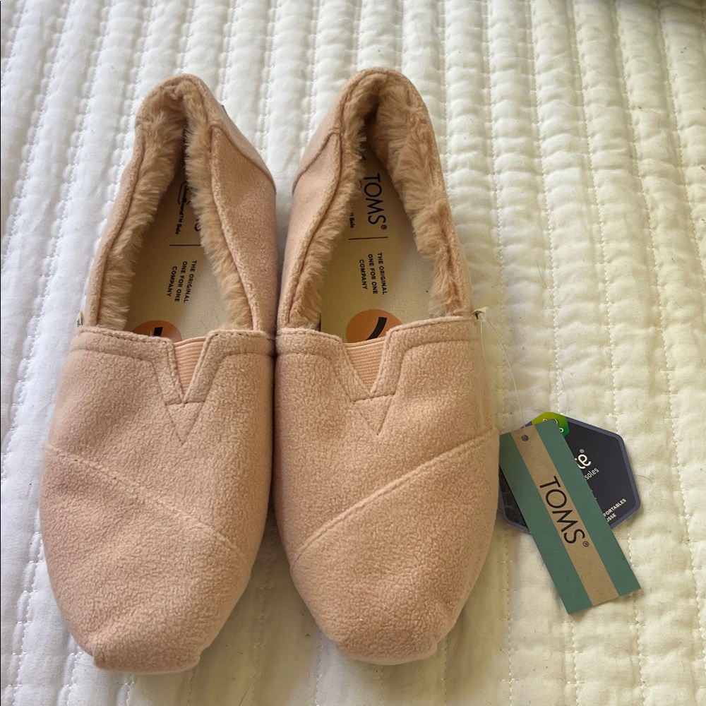 NWT Toms Alpargata Dusty Pink Fleece Shoes